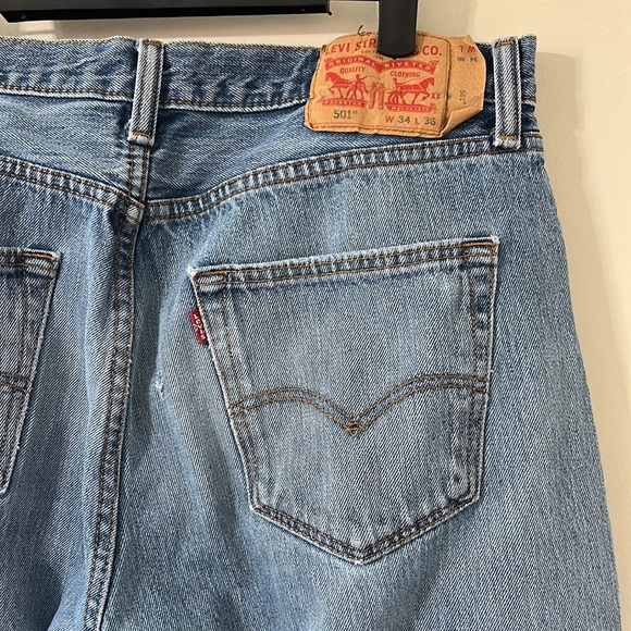Levi’s Men’s 501 Light Wash Distressed Straight Leg Jeans Size 34 X 36 - Picture 9 of 13